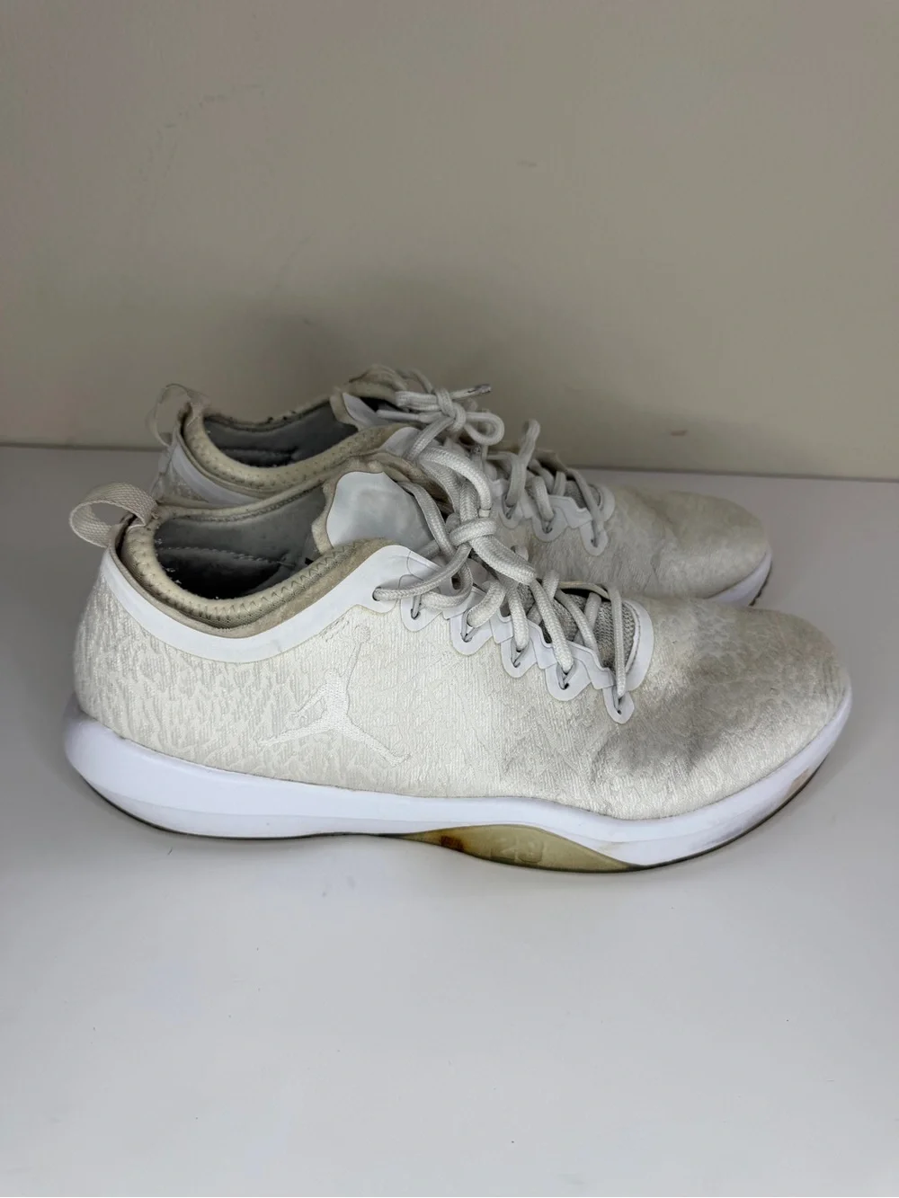 Nike Air Jordan Men’s Size 11.5 White Basketball Shoes Sneakers 845403-100